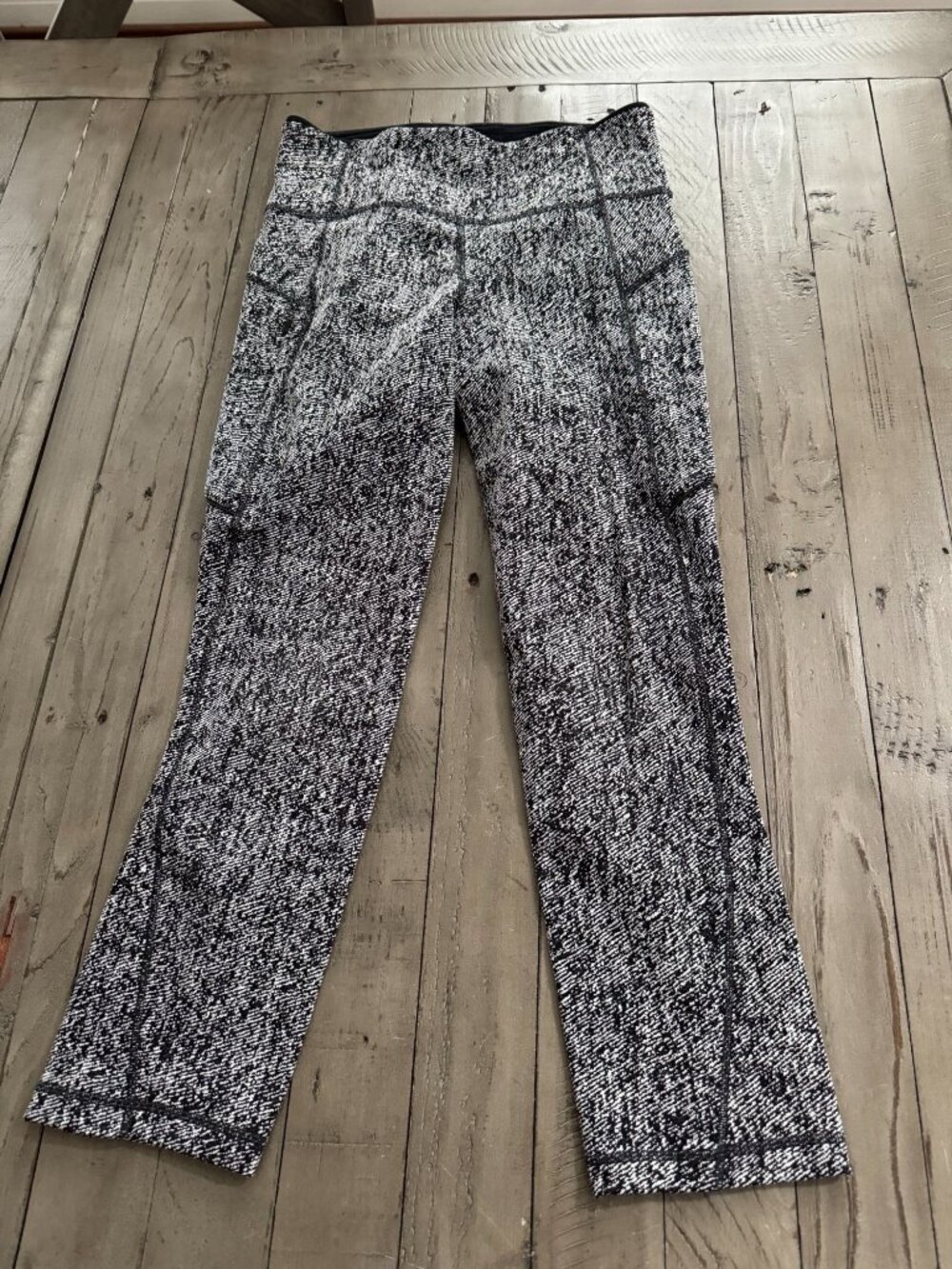 Lululemon On Crop Marled Luxtreme Leggings Size 4
